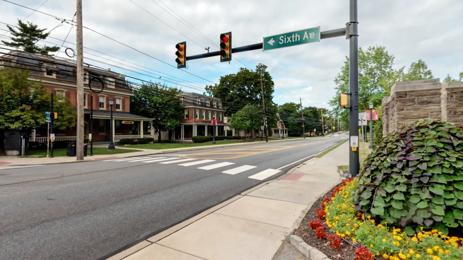 The Main Street gateway onto campus